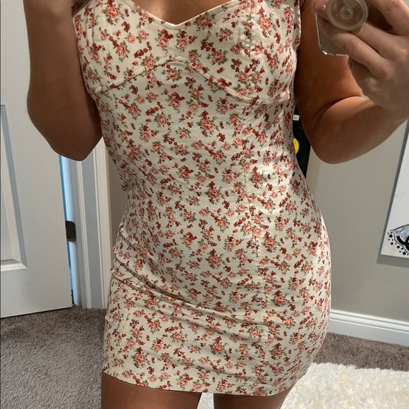 Floral dress - Picture 2 of 4